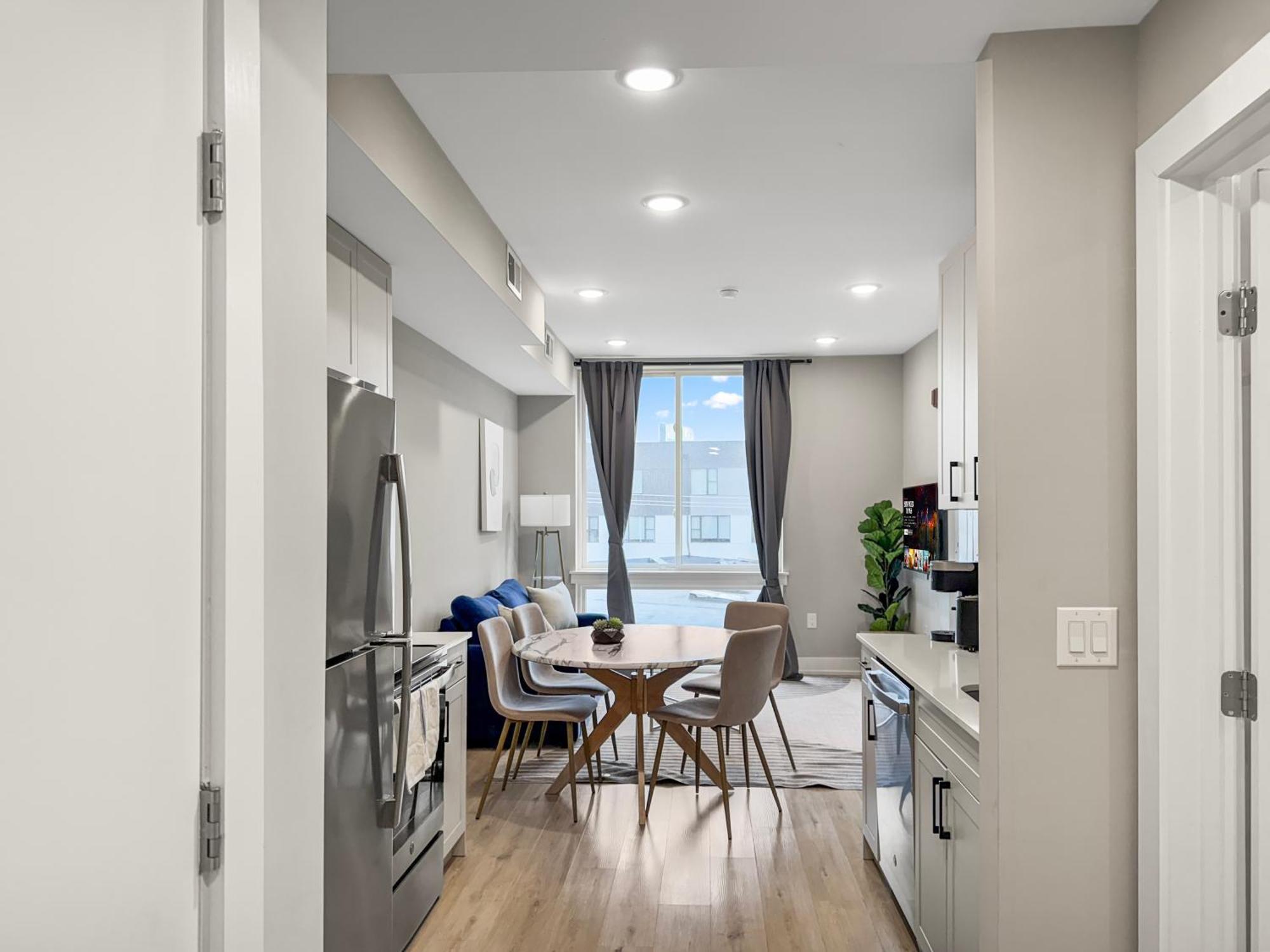 Apartmint At Five On Canal - *