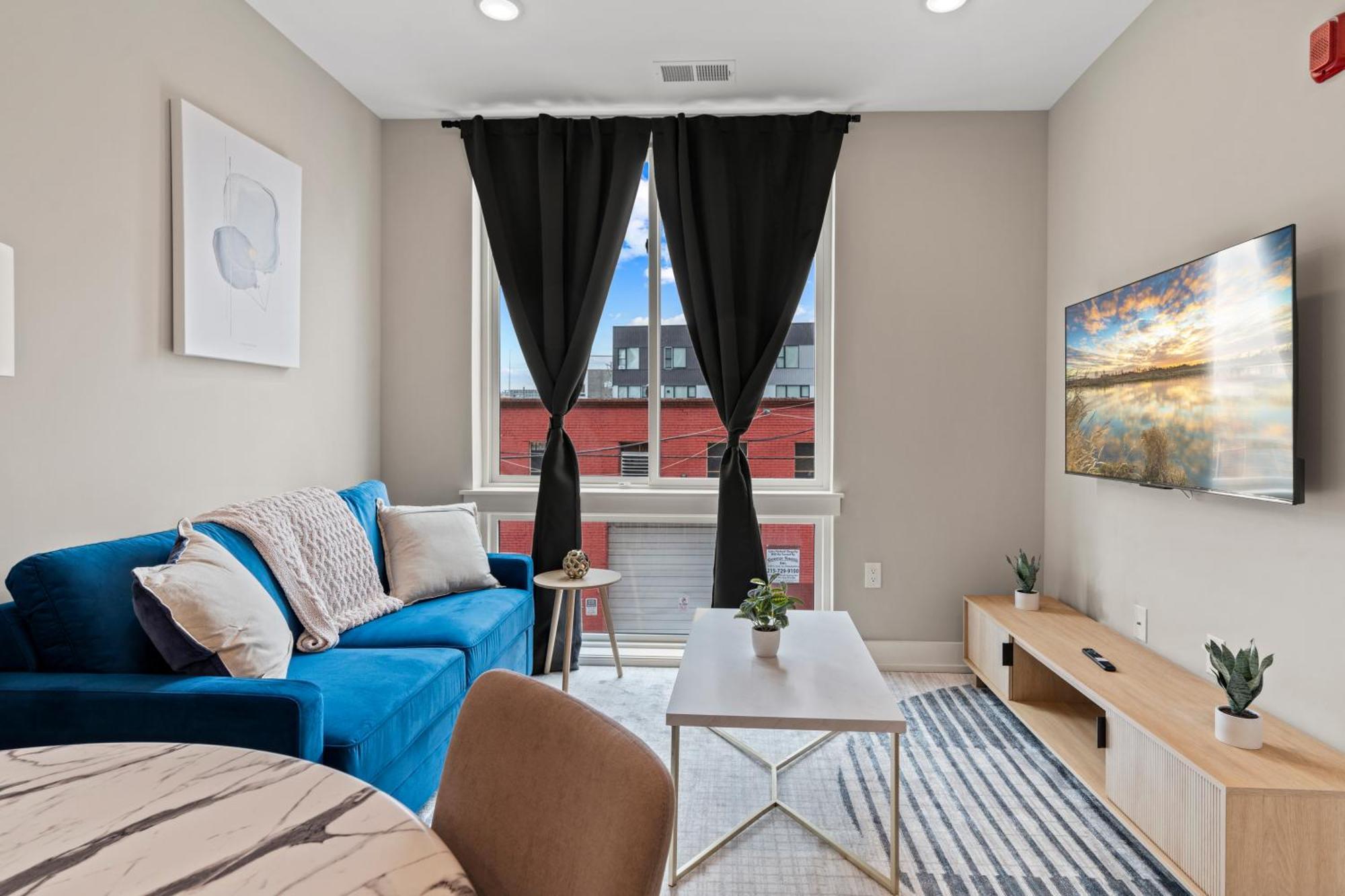 Apartmint At Five On Canal - *