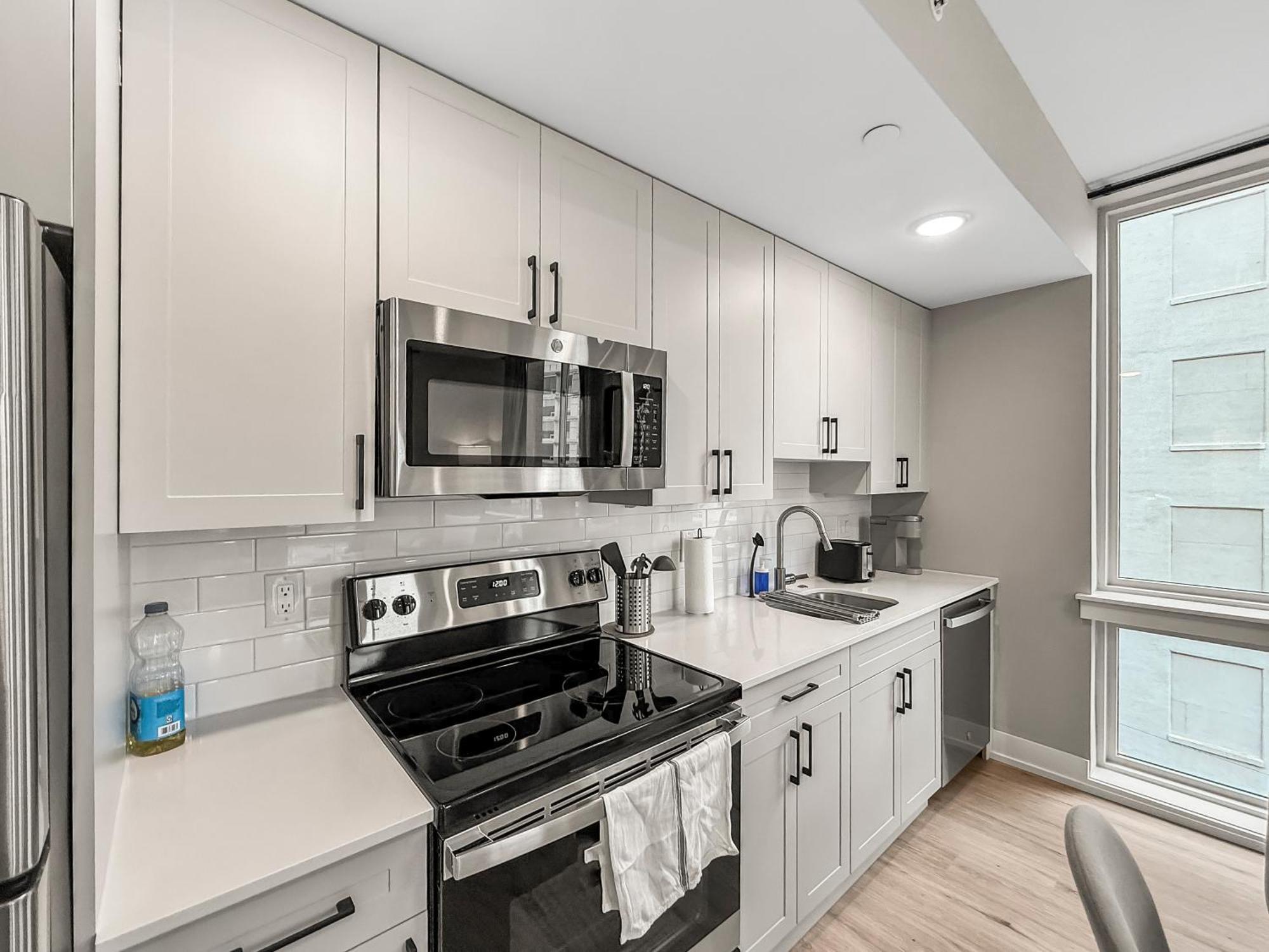 Apartmint At Five On Canal - *