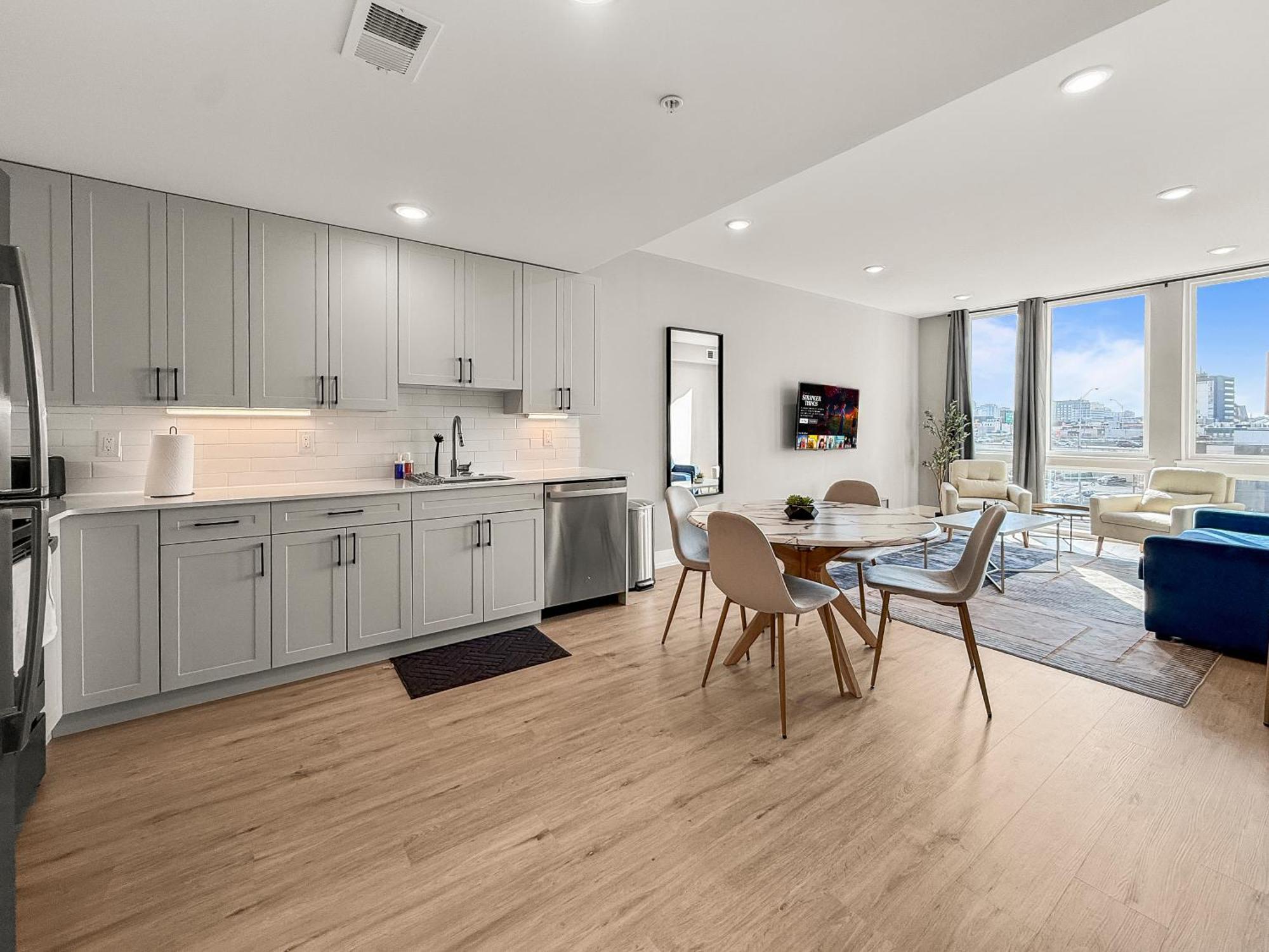 Apartment Apartmint At Five On Canal - *