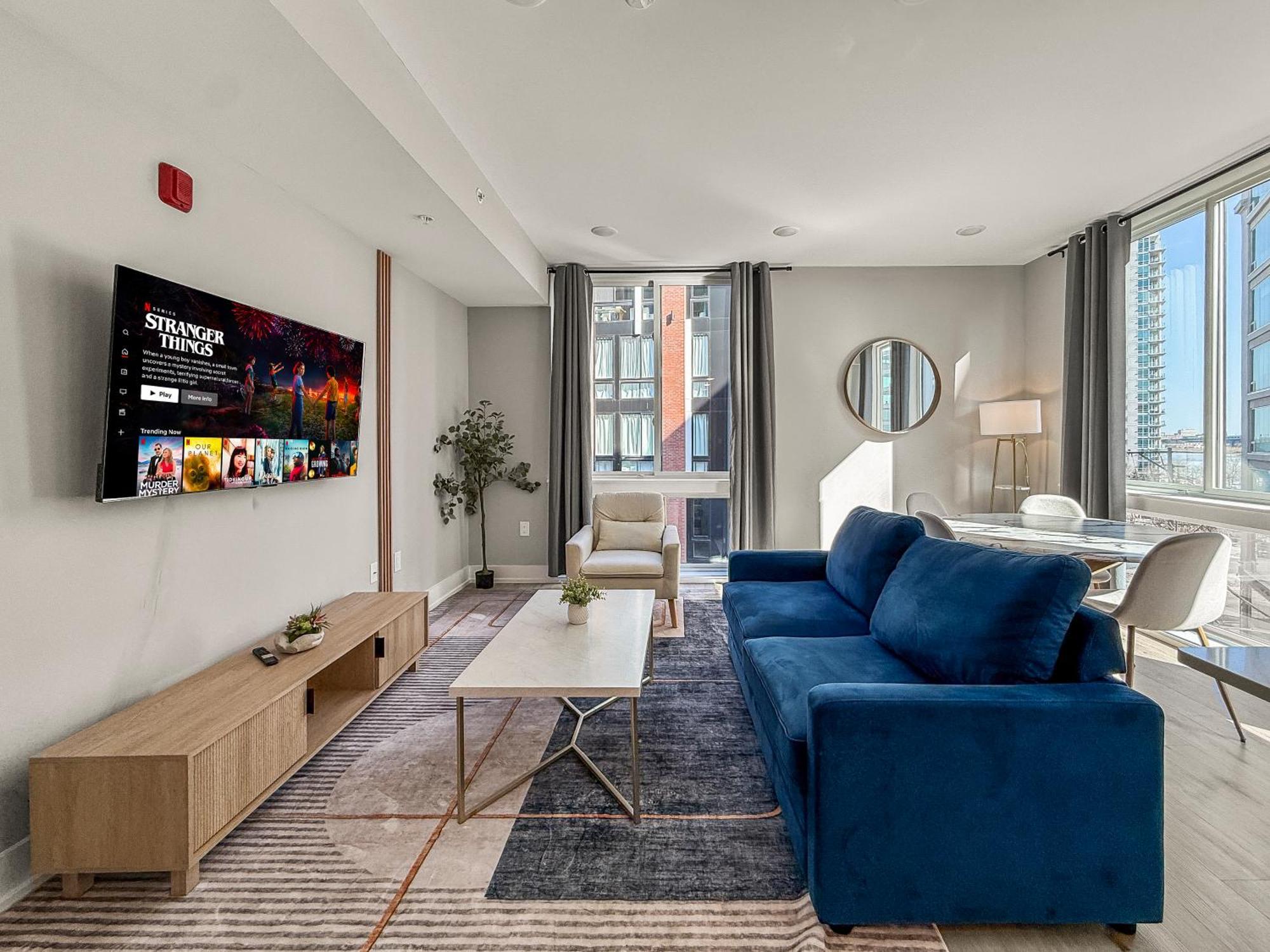Apartmint At Five On Canal - *